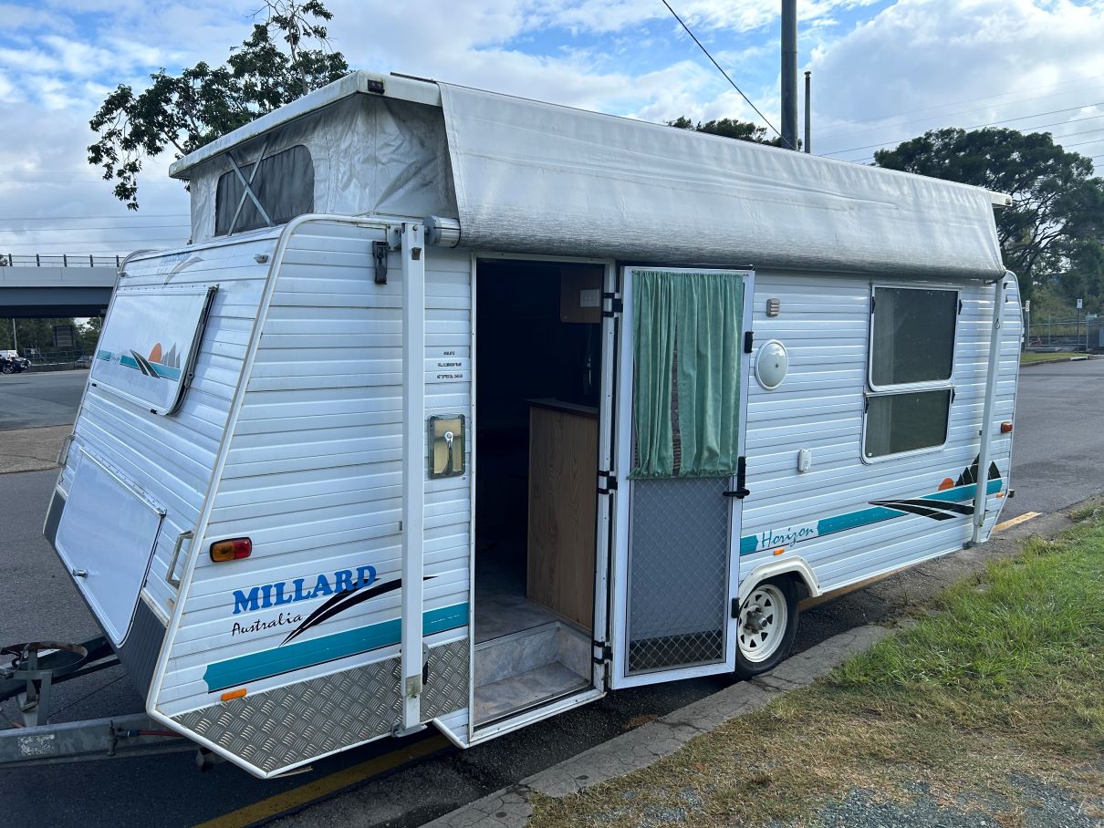 Family & Bunks Caravans : MILLARD - Horizon - 2001 - island bed, BUNKS, R/O